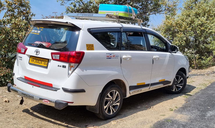 6+1 seater innova crysta car hire in delhi